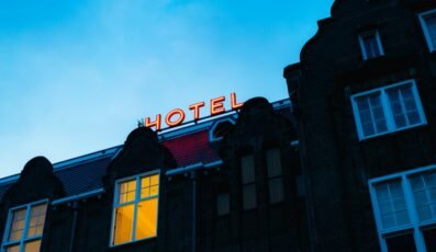 Photo affordable hotels budget travel
