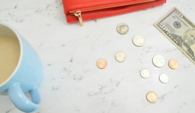 Photo budget travel tips money saving