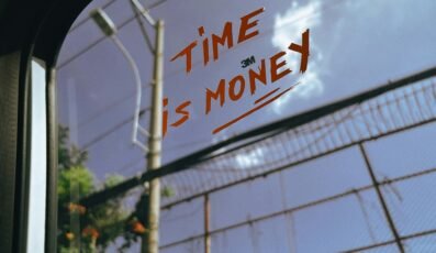 Photo travel hacks tips savings energy time money