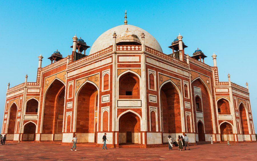 budget hotels near tourist attractions